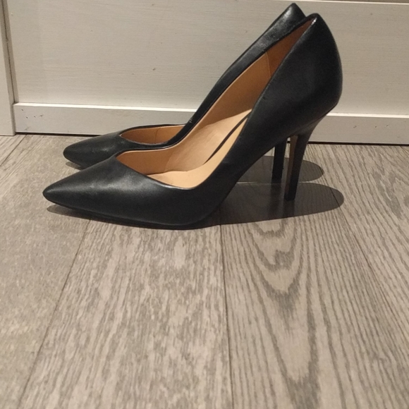 Beautiful genuine leather heels by Aldo ππ